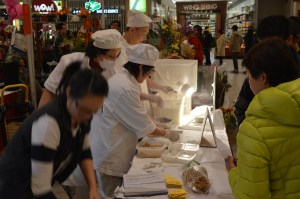 Chinese New Years Eve at Aberdeen Centre. My favorite Chinese treat, Dragon's Beard!!!